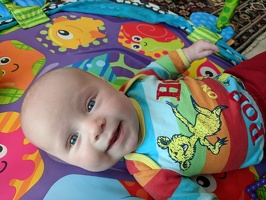 Damian - 4 months - floor mat play 2